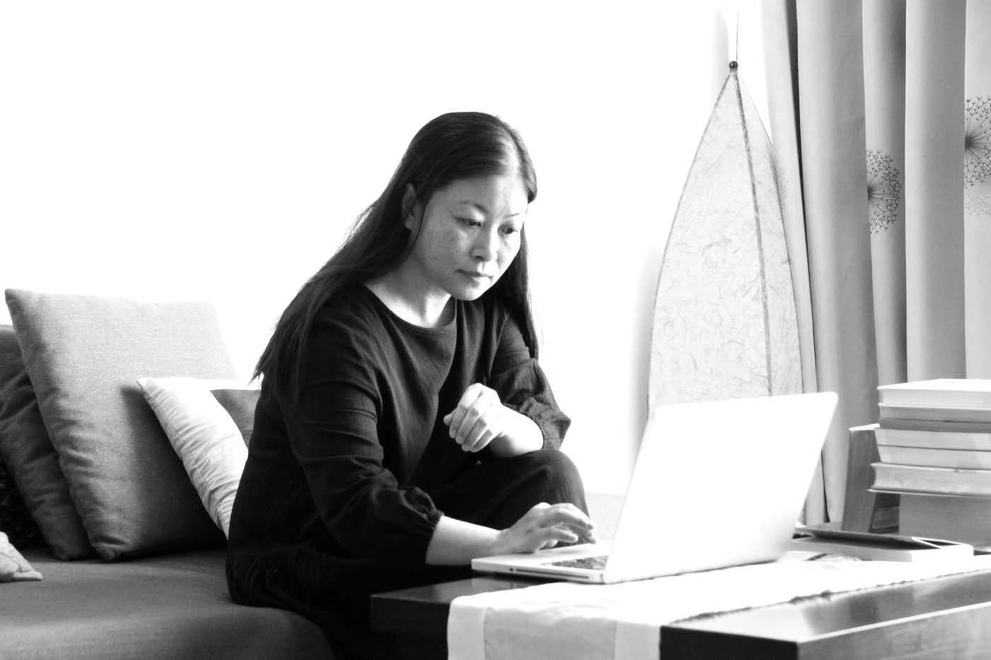 Nguyễn Phi Vân writing