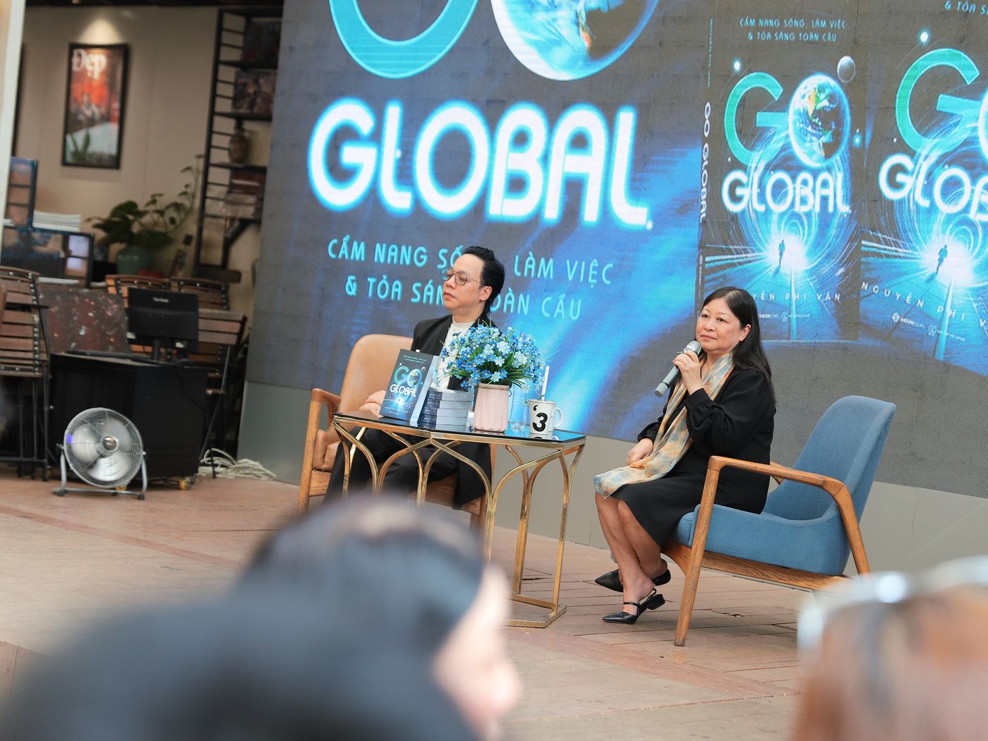 Nguyễn Phi Vân in conversation on stage at a Go Global session in Ho Chi Minh City